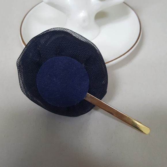 J.Crew Rose/Peony Flower Hair Accessory - Picture 4 of 4